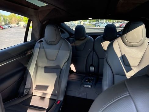 Used 2022 Tesla Model X Plaid image 10