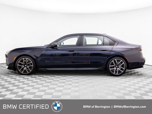 Certified 2025 BMW 740i xDrive w/ Premium Package AWD/4WD image 2