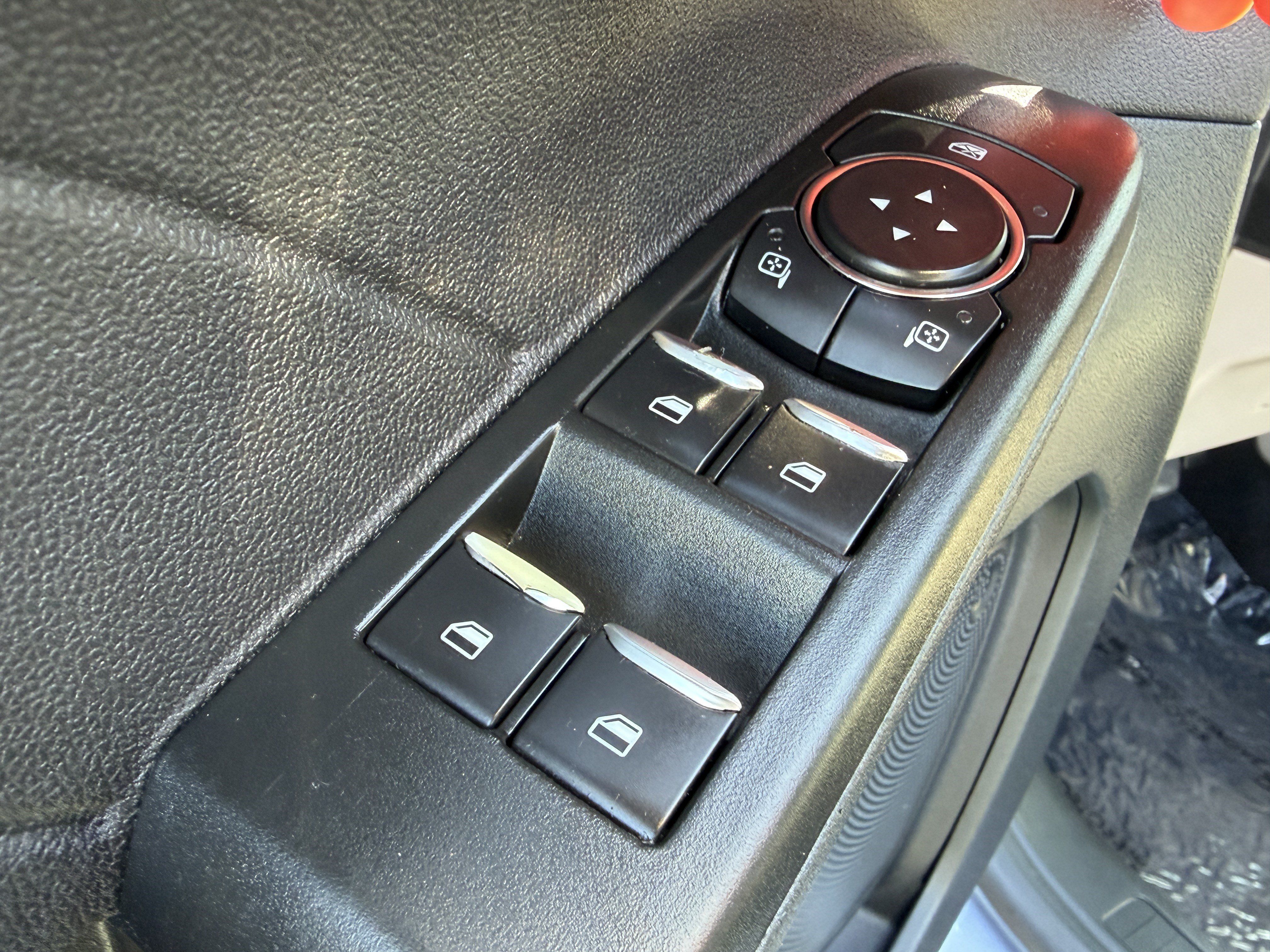 Used 2022 Ford Escape SE FWD image 14