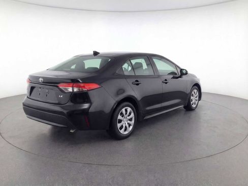 Used 2025 Toyota Corolla LE image 5