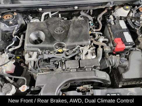 Used 2021 Toyota RAV4 XLE AWD/4WD image 35