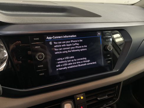 Used 2023 Volkswagen Taos SE w/ Black Wheel Package image 11