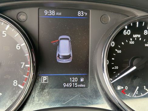Used 2018 Nissan Rogue SV FWD image 19