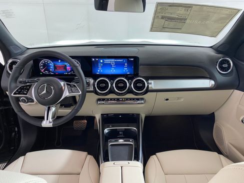 Used 2026 Mercedes-Benz GLB 250 4MATIC image 15