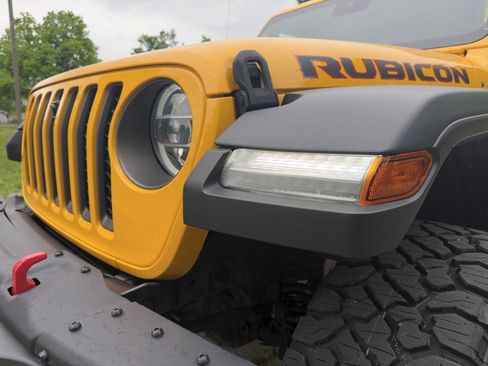 Used 2021 Jeep Wrangler Unlimited Rubicon w/ Dual Top Group AWD/4WD image 39
