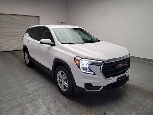 Used 2024 GMC Terrain SLE w/ Fleet Convenience Package FWD image 13