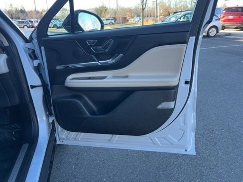 Used 2025 Lincoln Corsair Grand Touring w/ Equipment Group 301A image 24