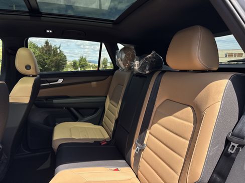 New 2026 Volkswagen Atlas Cross Sport SEL R-Line image 31