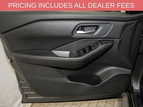 Used 2025 Nissan Rogue SV AWD/4WD image 12