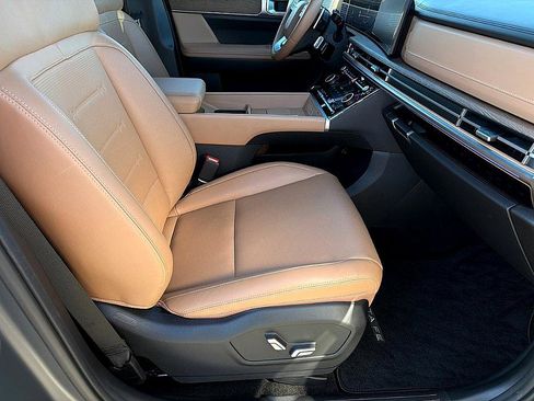 Used 2025 Hyundai Santa Fe Limited image 21