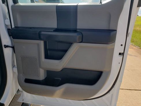 Used 2019 Ford F250 XL w/ Power Equipment Group AWD/4WD image 13