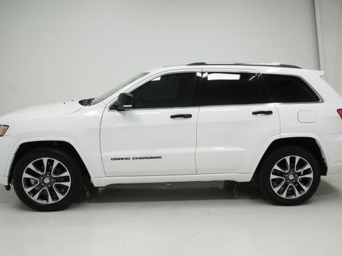 Used 2017 Jeep Grand Cherokee Overland RWD image 7