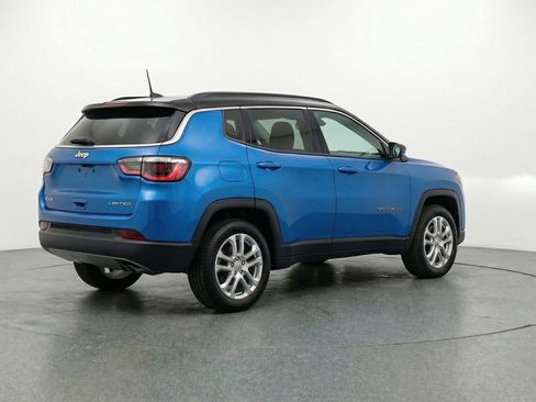 Used 2025 Jeep Compass Limited AWD/4WD image 9