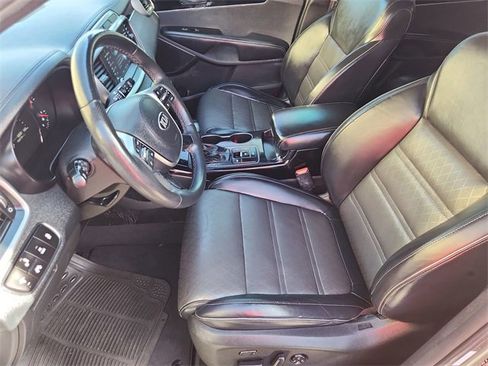 Used 2019 Kia Sorento SX image 20
