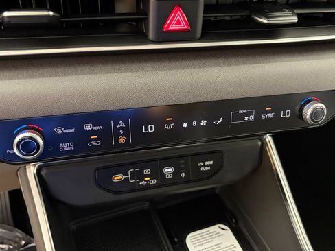 New 2026 Kia Carnival EX FWD image 28