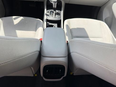 Used 2025 Hyundai Kona SEL FWD image 30