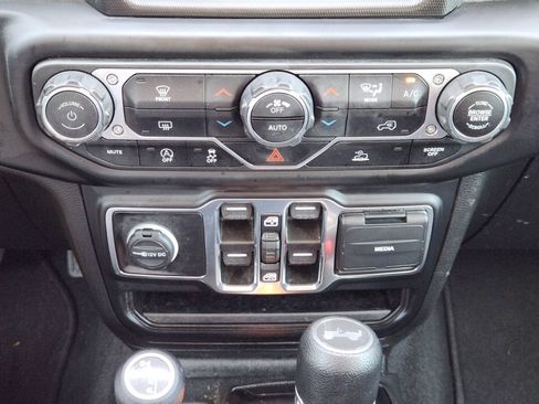 Used 2021 Jeep Wrangler Unlimited Sport AWD/4WD image 20