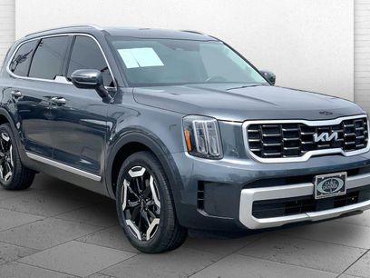 Used 2024 Kia Telluride S w/ S Sunroof Package
