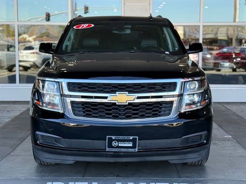 Used 2019 Chevrolet Suburban LT image 4
