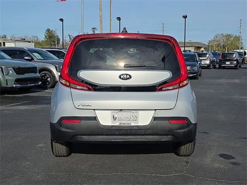Used 2021 Kia Soul LX image 5