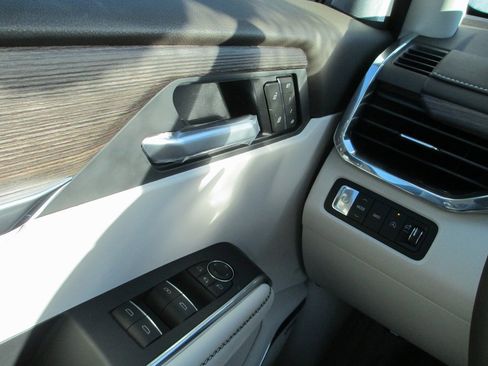 New 2026 GMC Acadia Denali w/ Super Cruise Package image 17