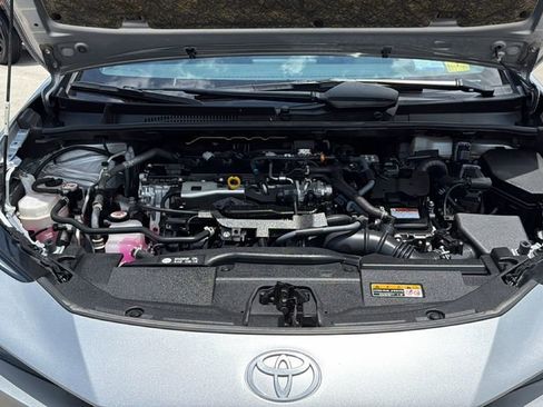 Used 2024 Toyota Prius XLE FWD image 31