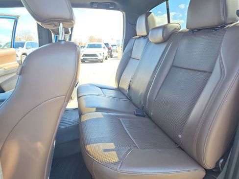 Used 2016 Toyota Tacoma Limited image 14