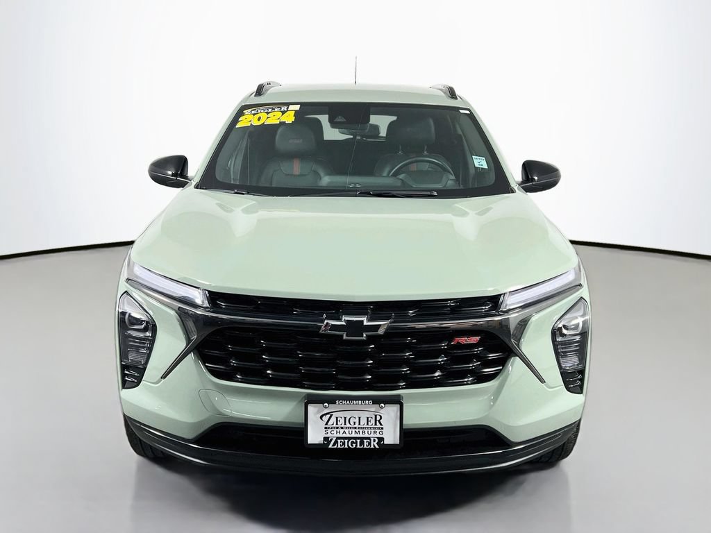 Used 2024 Chevrolet Trax RS w/ Driver Confidence Package FWD image 3