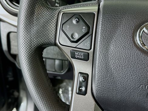 Used 2022 Toyota Tacoma SR5 w/ Technology Package image 16