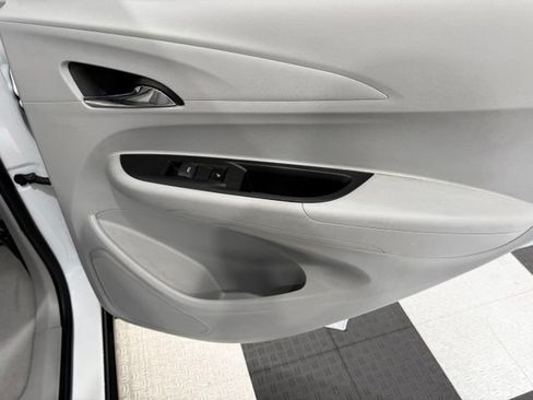 Used 2017 Chevrolet Bolt Premier w/ Driver Confidence II Package FWD image 22