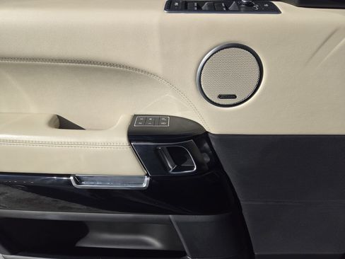 Used 2016 Land Rover Range Rover Supercharged image 25