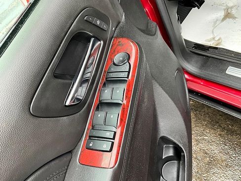 Used 2014 Cadillac Escalade Luxury image 13