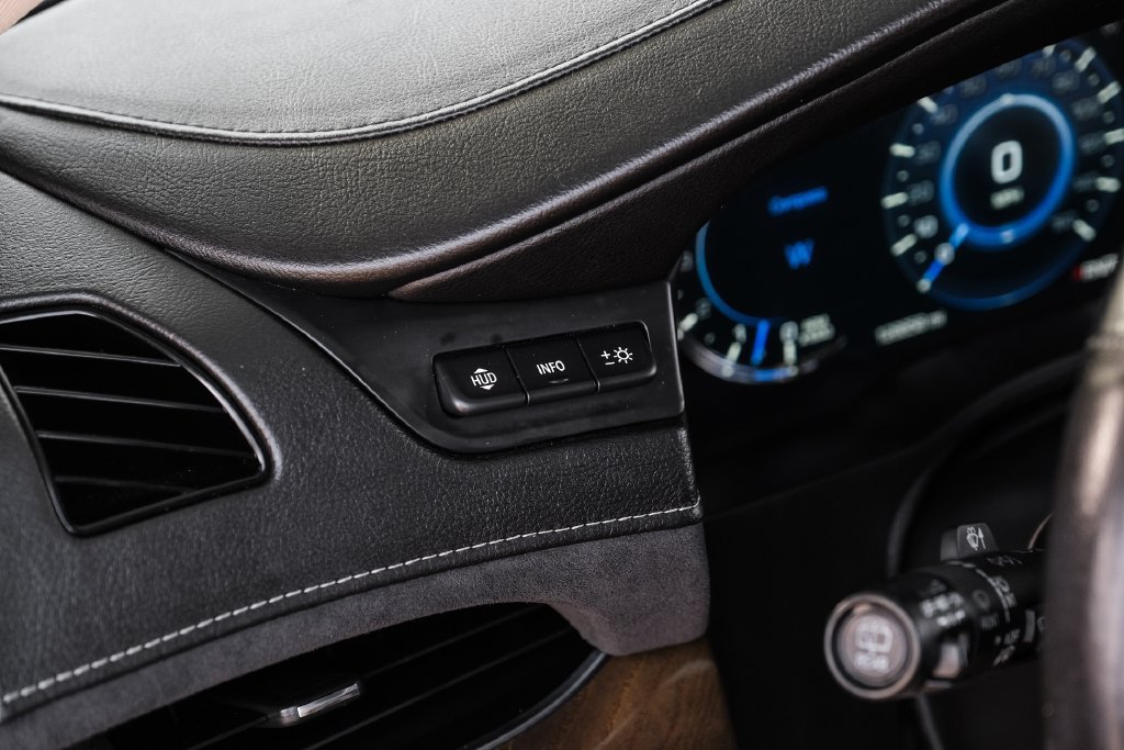 Used 2019 Cadillac Escalade ESV Luxury AWD/4WD image 29