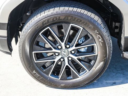 Certified 2025 Lexus GX 550 w/ Accessory Package (2T) AWD/4WD image 11