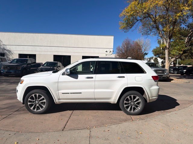 Used 2018 Jeep Grand Cherokee Overland AWD/4WD image 3
