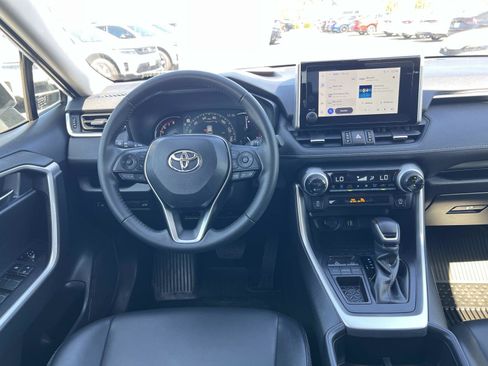 Used 2024 Toyota RAV4 XLE Premium image 7