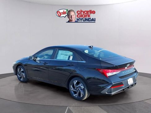 New 2026 Hyundai Elantra Limited FWD image 3