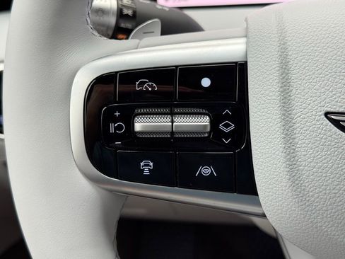 Used 2026 Genesis GV70 2.5T Advanced image 29