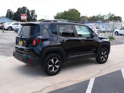 Used 2019 Jeep Renegade Trailhawk AWD/4WD image 8