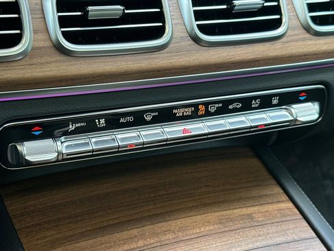 Used 2025 Mercedes-Benz GLE 450e 4MATIC image 19