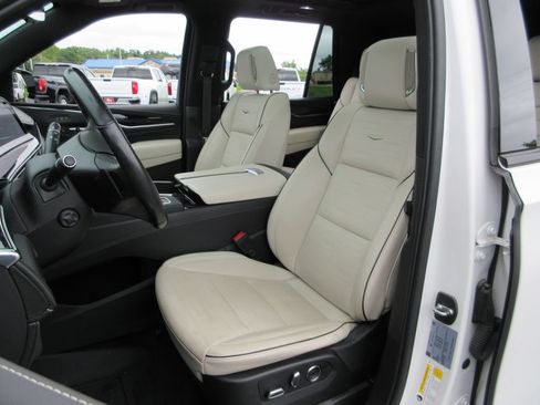 Certified 2021 Cadillac Escalade Sport AWD/4WD image 21