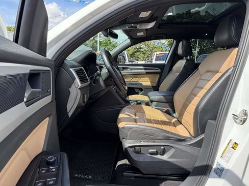 Used 2021 Volkswagen Atlas Cross Sport SEL Premium AWD/4WD image 18
