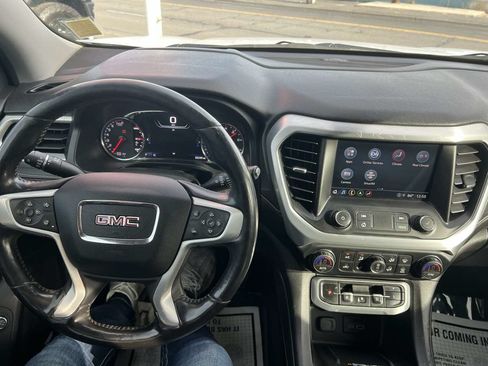 Used 2021 GMC Acadia SLT w/ Technology Package FWD image 13