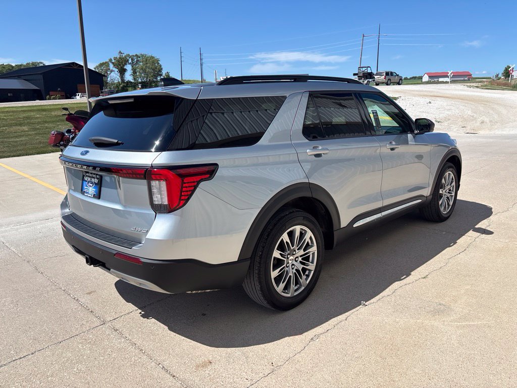 Used 2025 Ford Explorer Active w/ Active Comfort Package AWD/4WD image 4