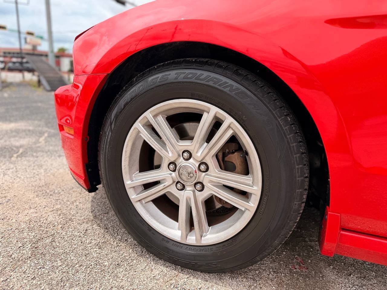 Used 2014 Ford Mustang Coupe RWD image 23