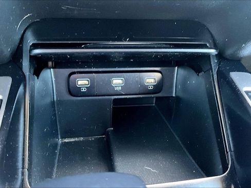 Used 2021 Kia Sorento S image 18