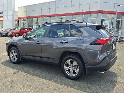 Used 2024 Toyota RAV4 XLE w/ Convenience Package AWD/4WD image 5