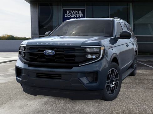 New 2026 Ford Expedition Active AWD/4WD image 3