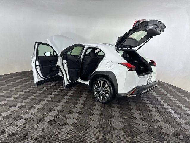 Used 2019 Lexus UX 200 F Sport w/ F Sport Premium Package FWD image 18
