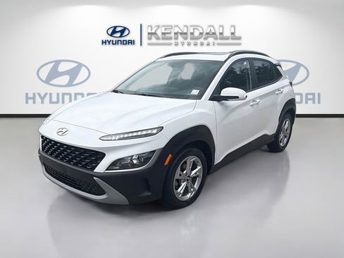 Used 2023 Hyundai Kona SEL w/ Convenience Package FWD image 3